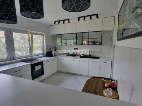 Prodaja, trosoban stan, 121m², Čukarica, Beograd - image 11