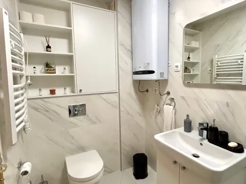 Izdavanje, jednosoban stan, 47m², New City, Podgorica - image 11