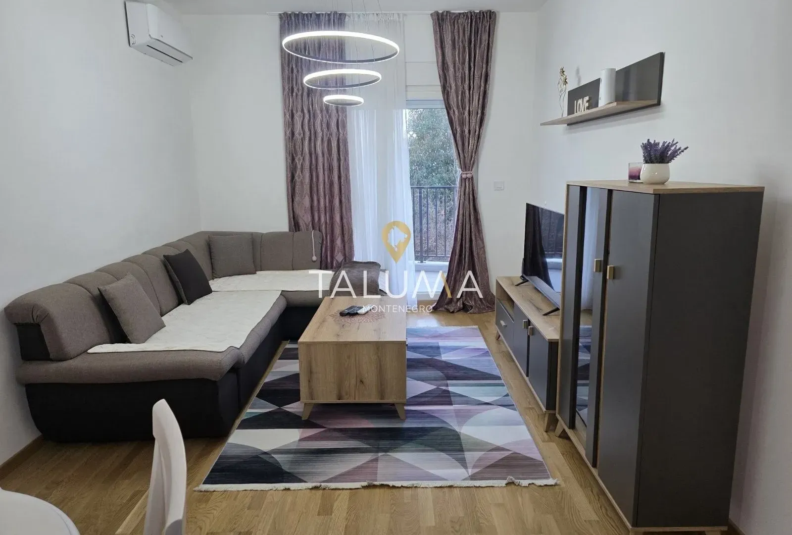 Izdavanje, dvosoban stan, 68m², Stara Varoš, Podgorica