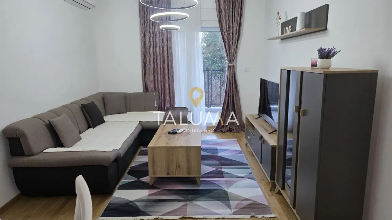 Izdavanje, dvosoban stan, 68m², Stara Varoš, Podgorica