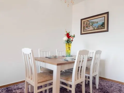 Sale, one bedroom apartment, 51m², Bečići, Budva - image 5