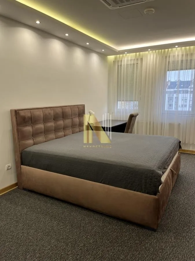 Izdavanje, trosoban stan, 93m², Centar, Novi Sad