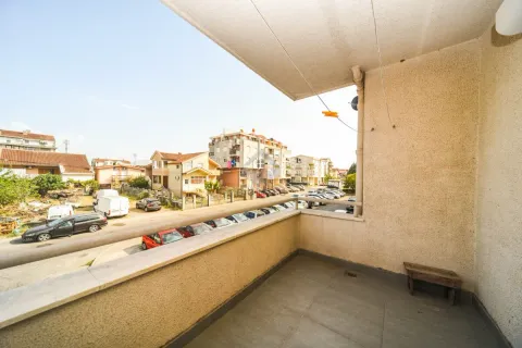 Rent, two bedroom apartment, 76m², Stari Aerodrom, Podgorica - image 6