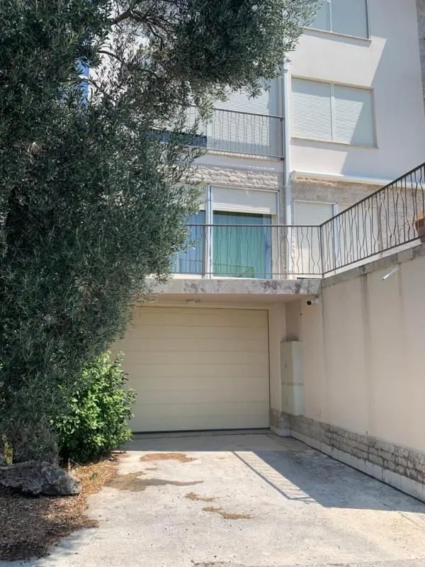 Sale, three bedroom apartment, 119m², Sveti Stefan, Budva
