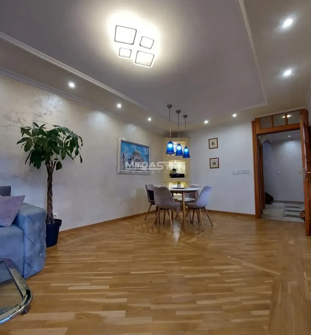 Prodaja, četvorosoban stan, 96m², Vračar Centar, Vračar Sve Podlokacije