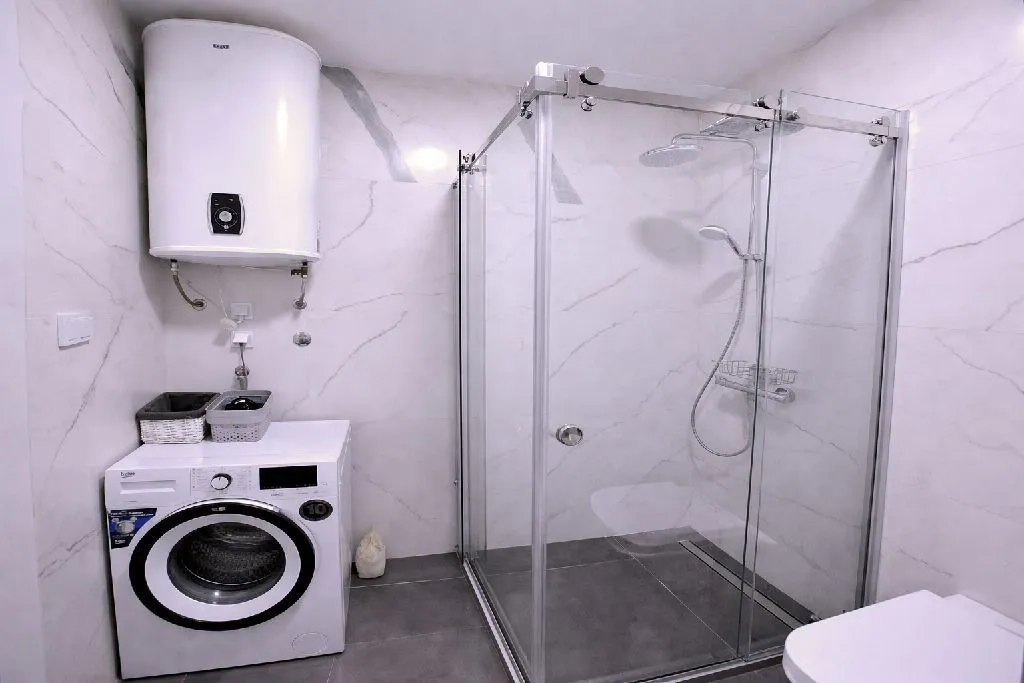 Rent, one bedroom apartment, 50m², Bečići, Budva