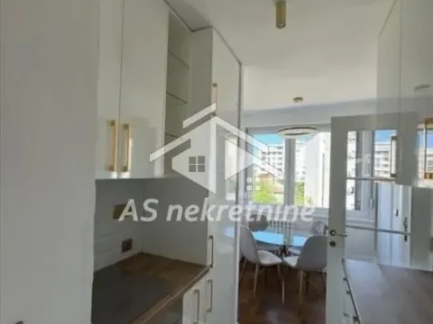 Rent, two bedroom apartment, 55m², Vračar Sve Podlokacije, Beograd - image 4