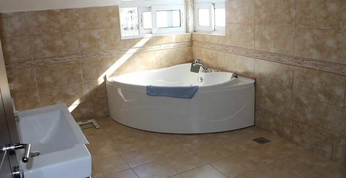 Rent, house, 200m², Donja Gorica, Podgorica