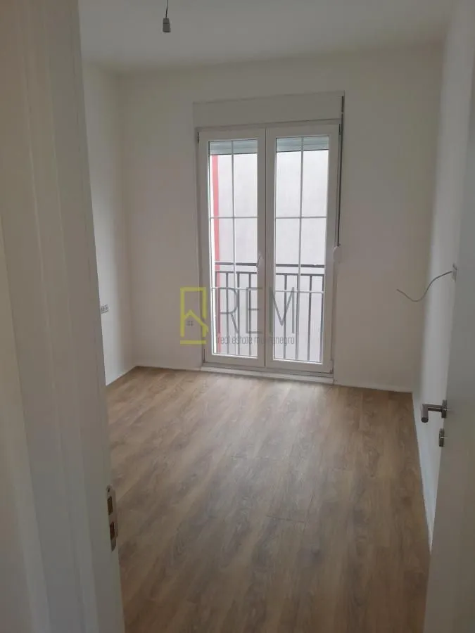 Prodaja, dvosoban stan, 63m², Cetinje, Crna Gora