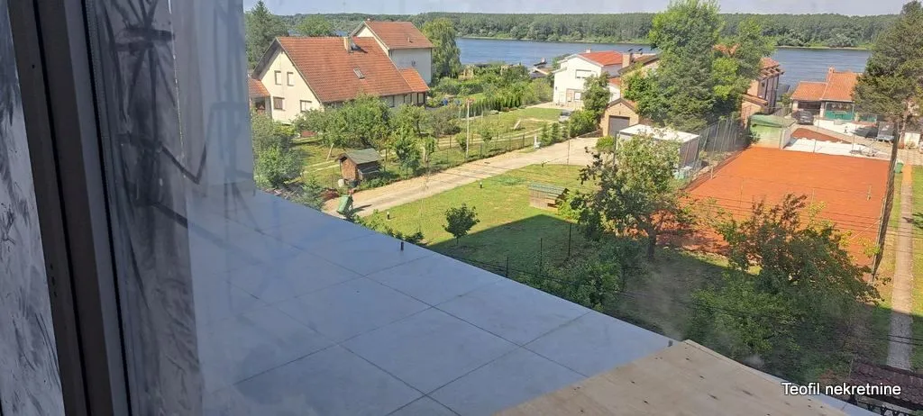 Prodaja, trosoban stan, 82m², Stari Banovci, Stara Pazova