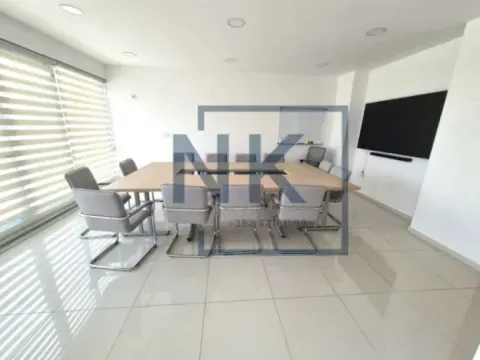 Rent, office space, 190m², City Kvart, Podgorica