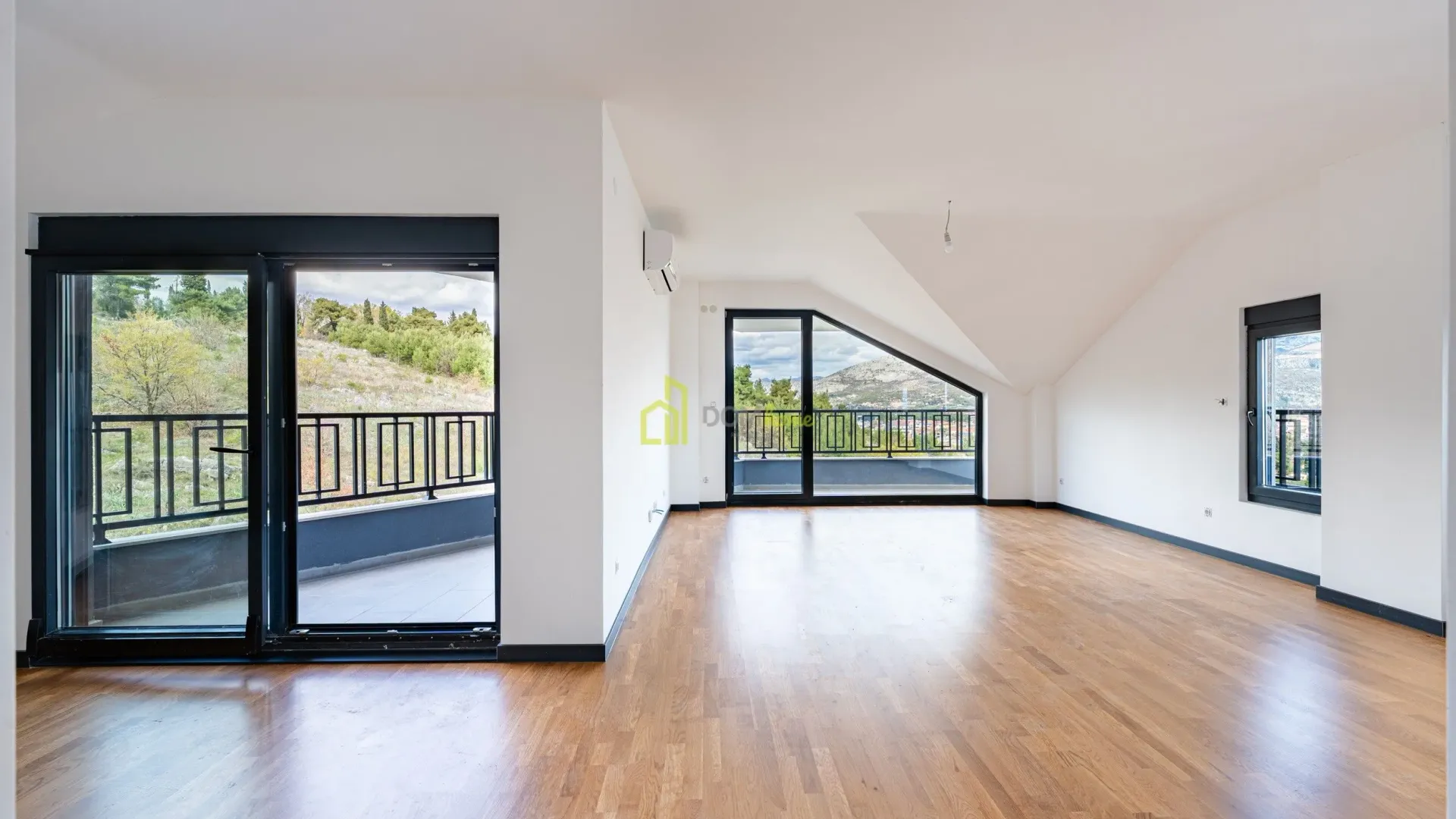 Prodaja, trosoban stan, 122m², Gorica C, Podgorica