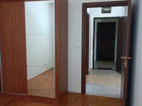 Prodaja, jednosoban stan, 48m², Stari Aerodrom, Podgorica - image 8