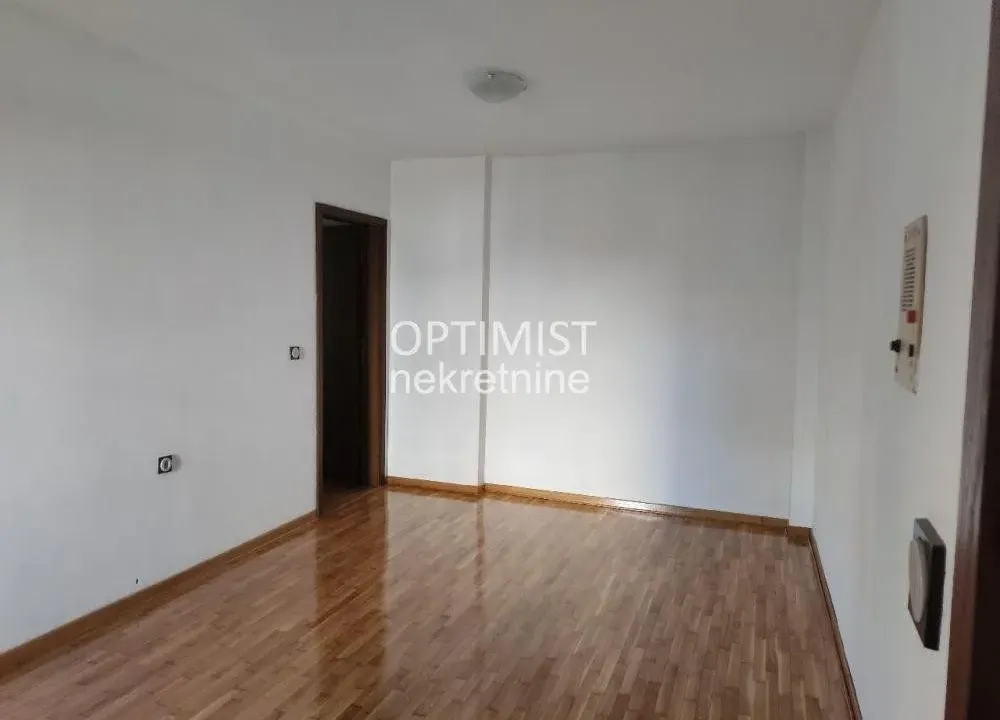 Prodaja, trosoban stan, 58m², Uciteljsko Naselje, Zvezdara Sve Podlokacije