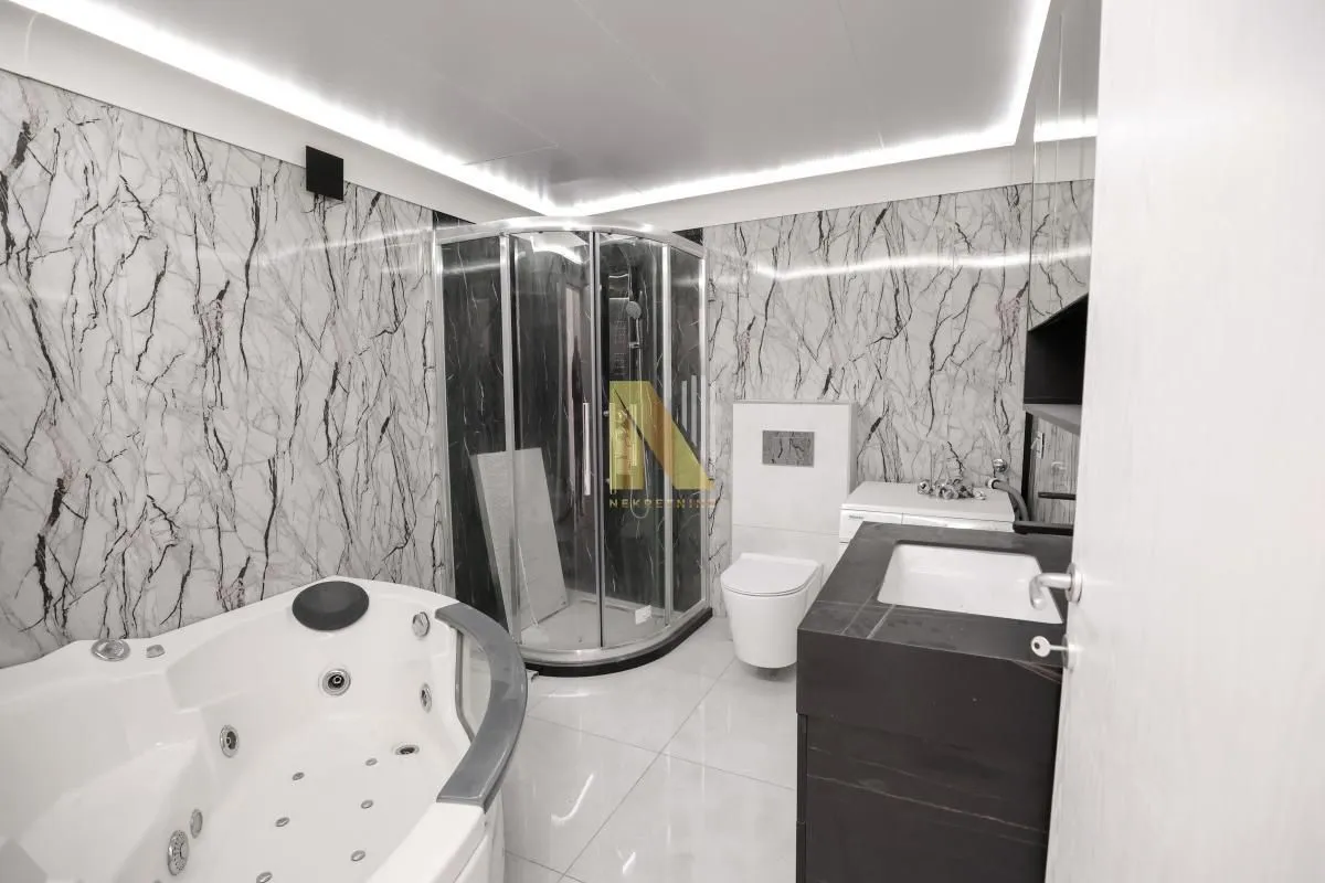 Prodaja, trosoban stan, 78m², Salajka, Novi Sad Sve Podlokacije