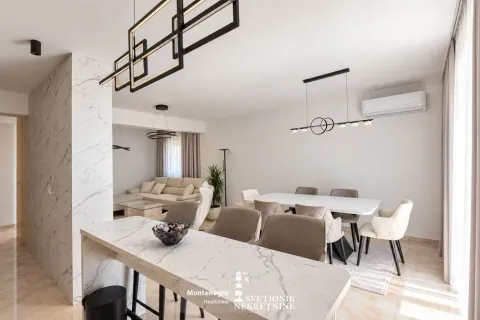 Moderan dnevni boravak sa trpezarijom i šankom. - image 6