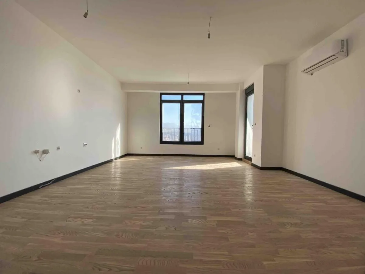 Prodaja, dvosoban stan, 68m², Podgorica, Crna Gora