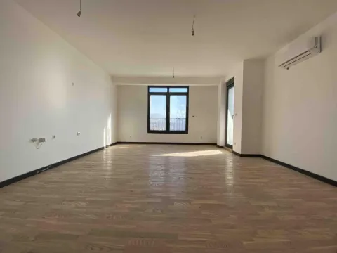 Prodaja, dvosoban stan, 68m², Podgorica, Crna Gora - image 2
