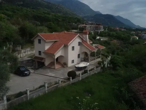 Sale, house, 295m², Kotor, Crna Gora