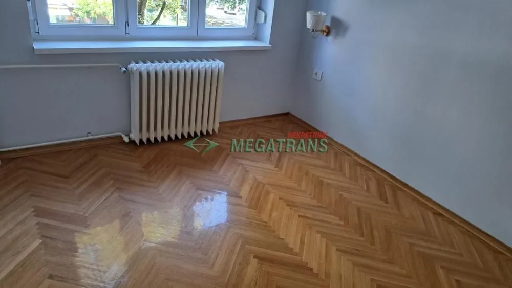 Izdavanje, trosoban stan, 72m², Centar, Novi Sad