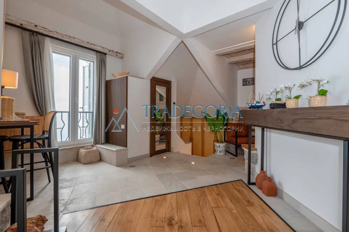 Prodaja, jednosoban stan, 70m², Budva, Crna Gora