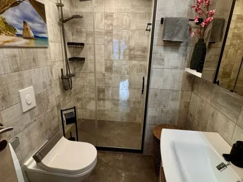 Sale, two bedroom apartment, 85m², Dobrota, Kotor - image 12