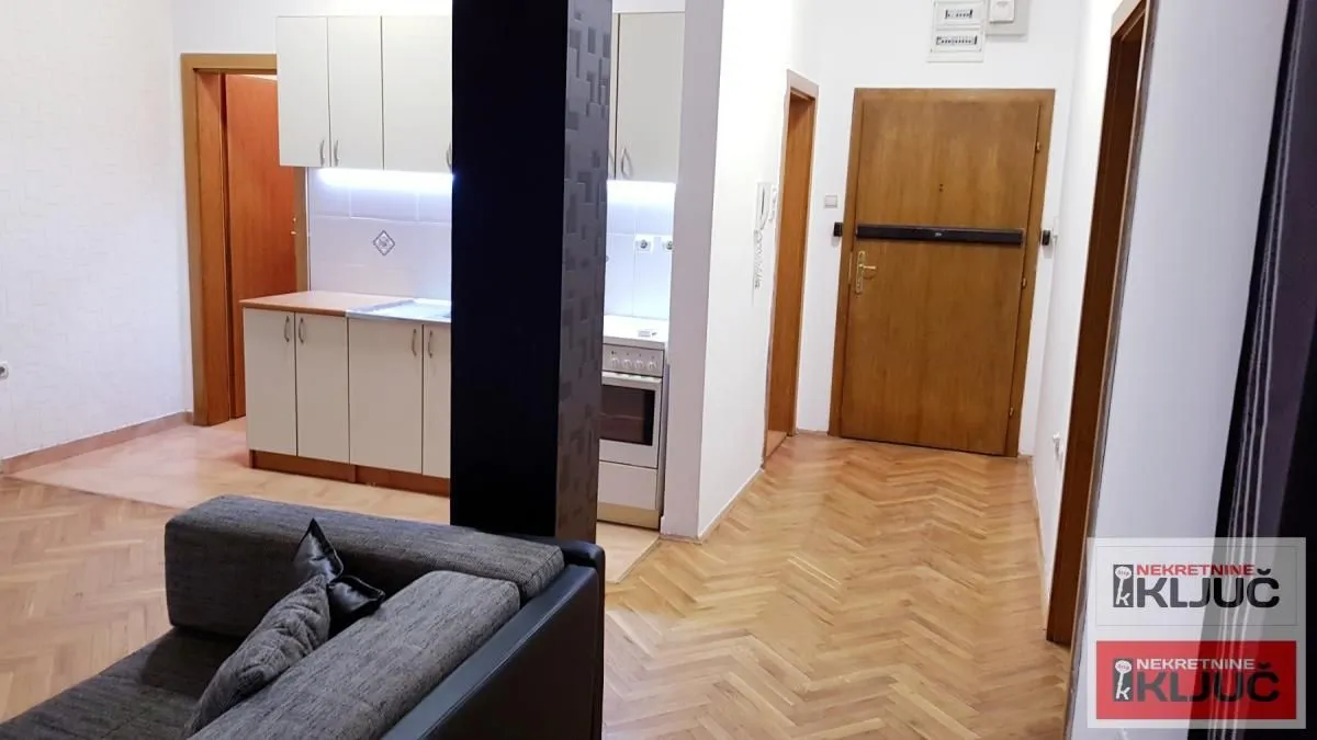 Prodaja, dvosoban stan, 50m², Socijalno, Novi Sad Sve Podlokacije
