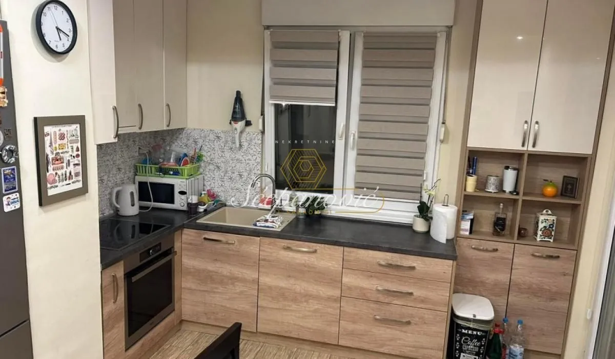 Prodaja, trosoban stan, 64m², Novi Sad Sve Podlokacije, Novi Sad