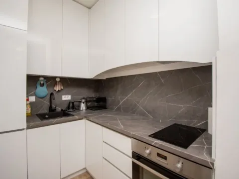 Izdavanje, jednosoban stan, 46m², Slovenska Plaža, Budva - image 6