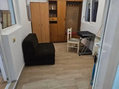Izdavanje, kuća, 35m², Zvezdara Sve Podlokacije, Beograd - image 5