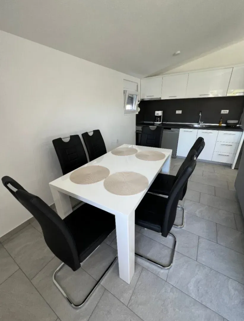 Rent, apartment, 92m², Dobre Vode, Bar