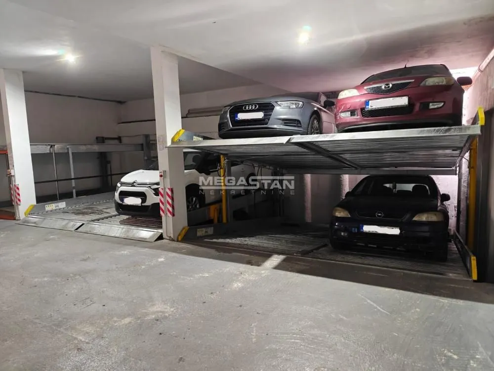 Rent, parking/garage, 13m², Palilula Sve Podlokacije, Beograd