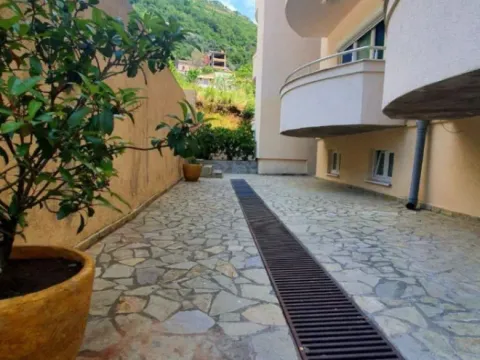 Sale, one bedroom apartment, 35m², Petrovac, Budva - image 4