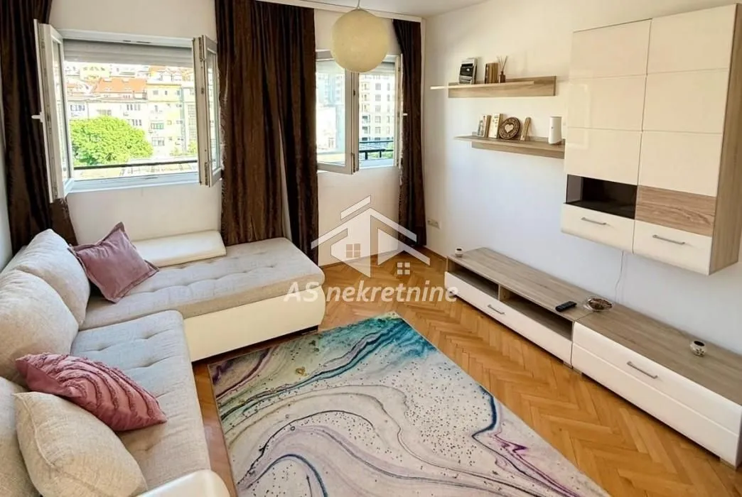 Rent, two bedroom apartment, 72m², Palata Pravde, Beograd