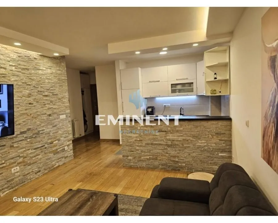 Izdavanje, dvosoban stan, 50m², Lekino Brdo, Voždovac Sve Podlokacije