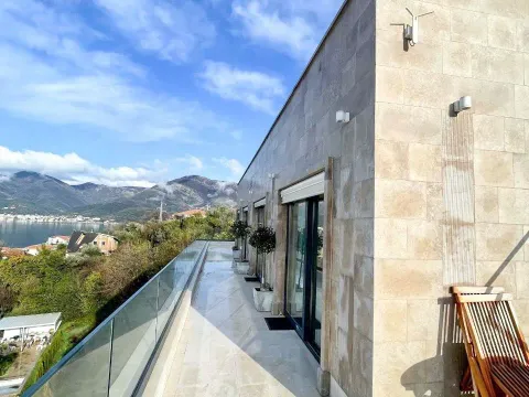 Izdavanje, dvosoban stan, 159m², Tivat, Crna Gora - image 10