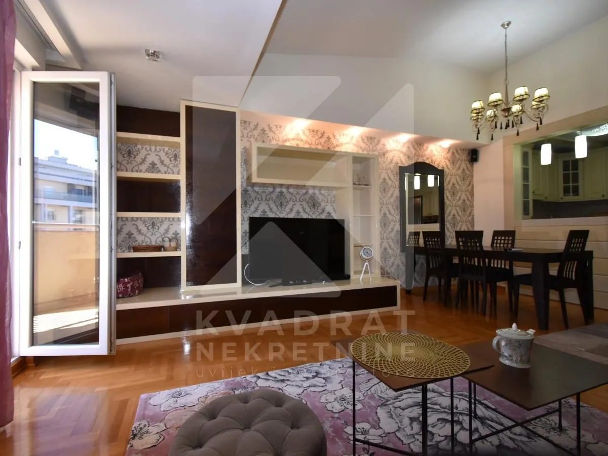 Izdavanje, dvosoban stan, 92m², City Kvart, Podgorica