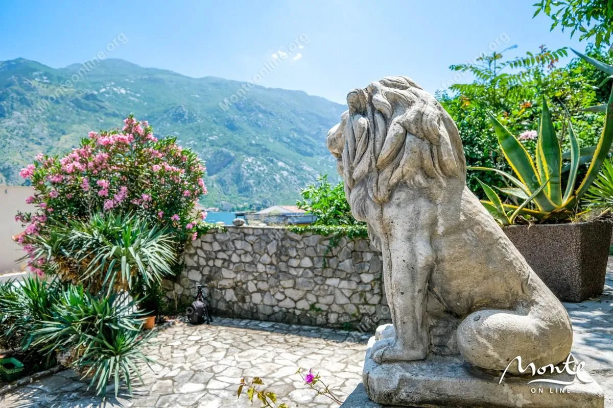 Prodaja, kuća, 172m², Muo, Kotor