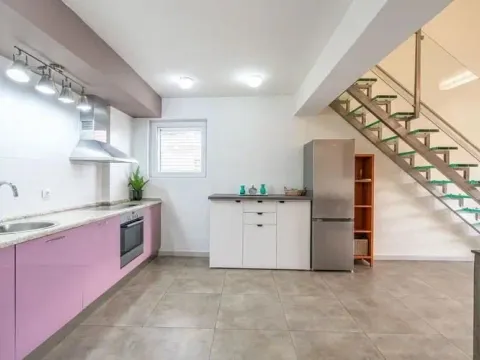 Prodaja, dvosoban stan, 98m², Budva, Crna Gora - image 25
