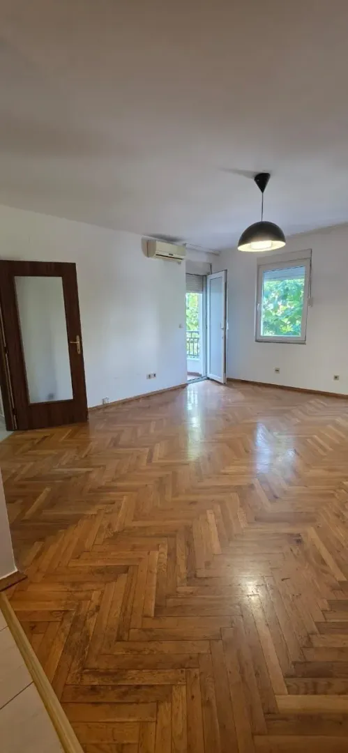 Prodaja, trosoban stan, 87m², Blok 9, Podgorica