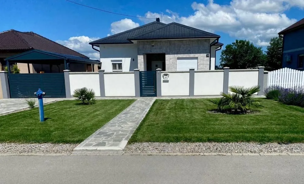 Sale, house, 143m², Centar, Inđija