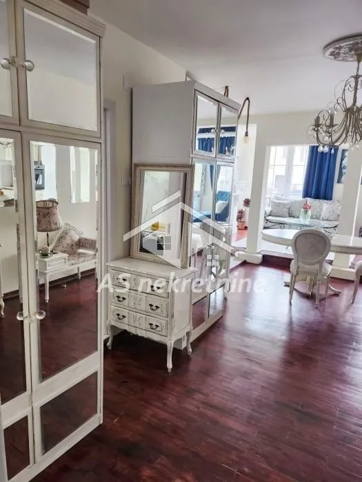 Rent, two bedroom apartment, 56m², Vračar Sve Podlokacije, Beograd