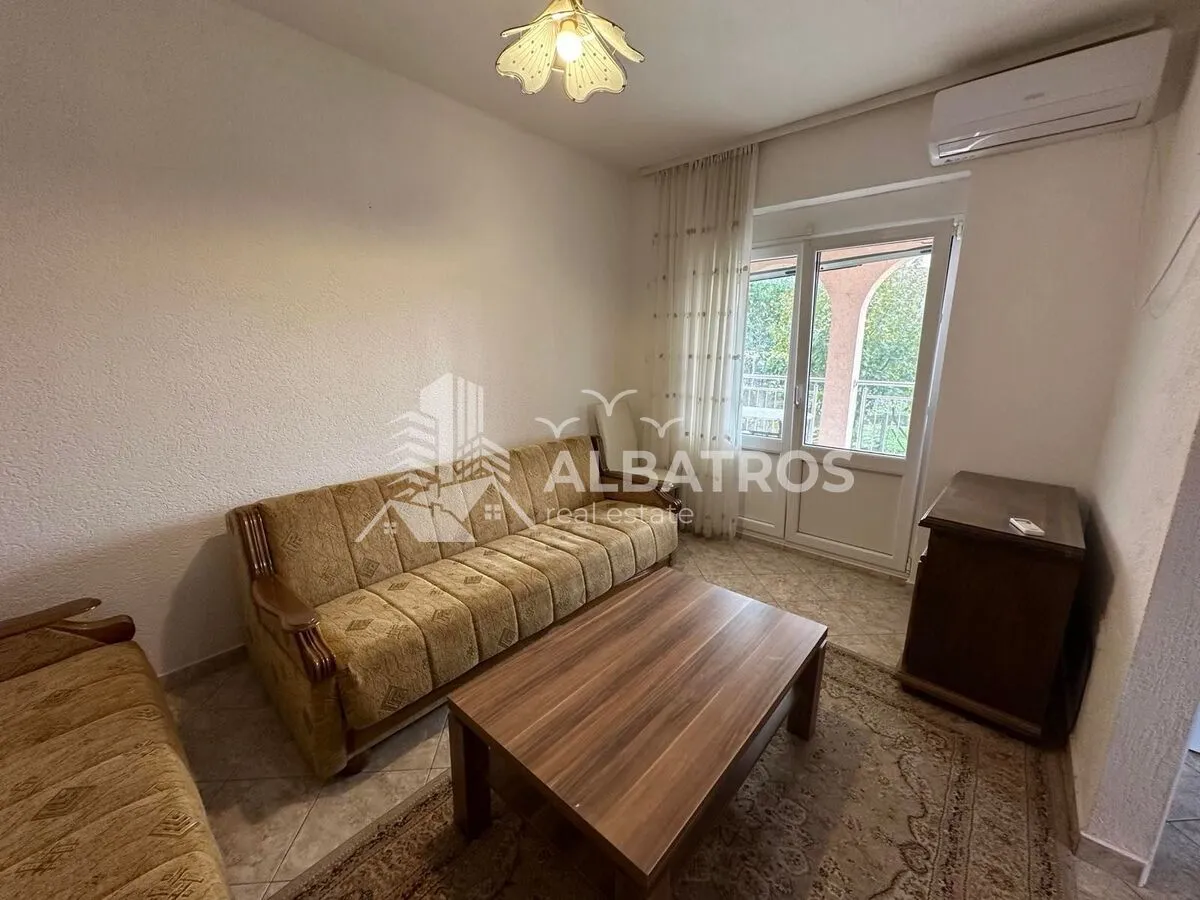 Rent, house, 452m², Bar, Crna Gora