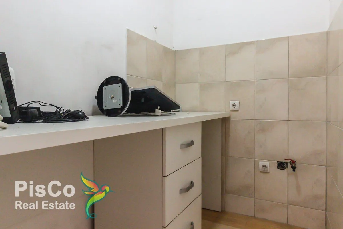 Rent, office space, 80m², Pobrežje, Podgorica