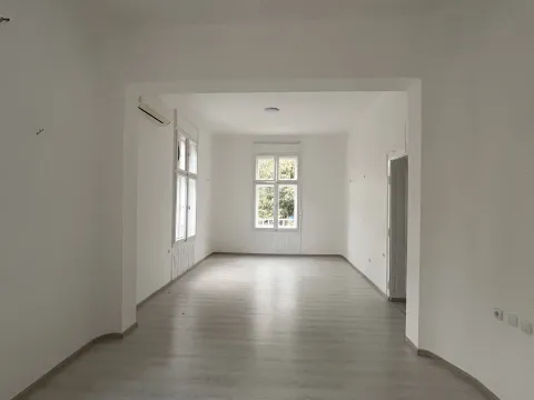 Izdavanje, poslovni prostor, 100m², Centar, Leskovac - image 8