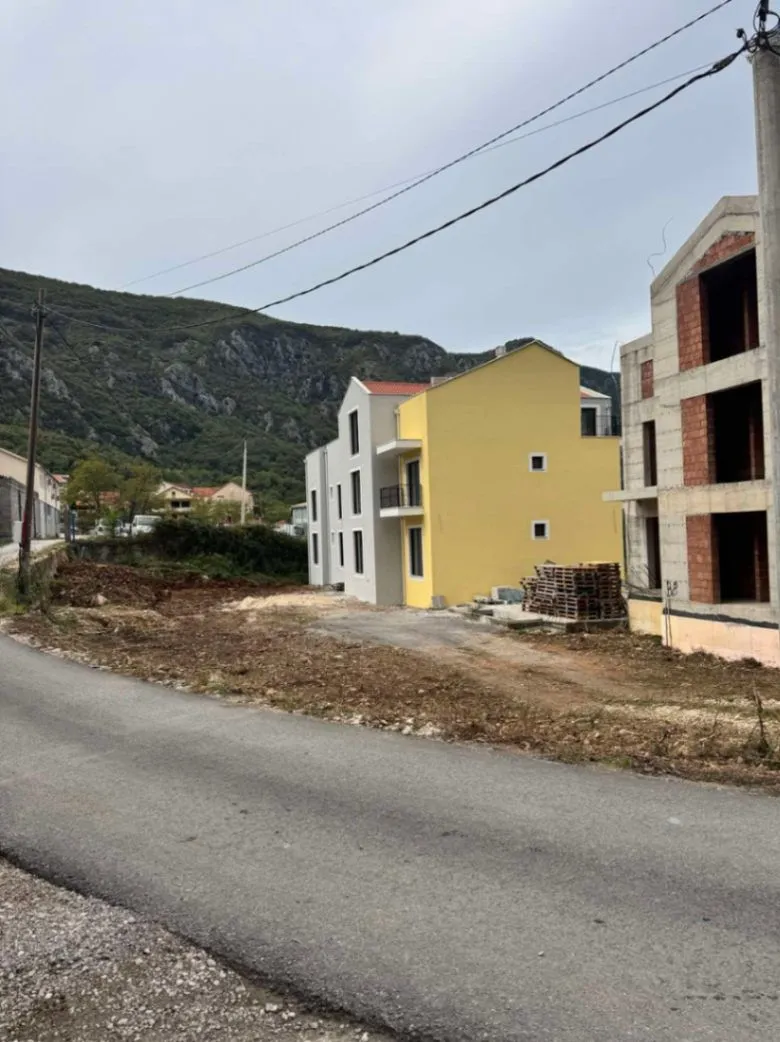 Prodaja, dvosoban stan, 94m², Škaljari, Kotor