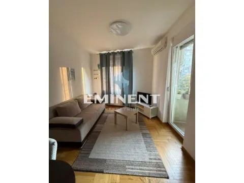 Izdavanje, stan, 45m², Crveni Krst, Beograd