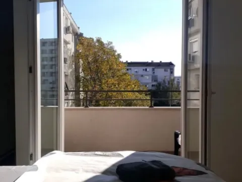 Izdavanje, jednosoban stan, 49m², Stari Aerodrom, Podgorica - image 6