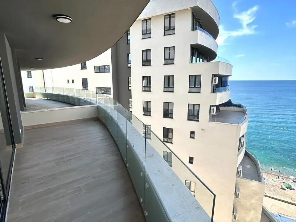 Prodaja, dvosoban stan, 70m², Rafailovići, Budva