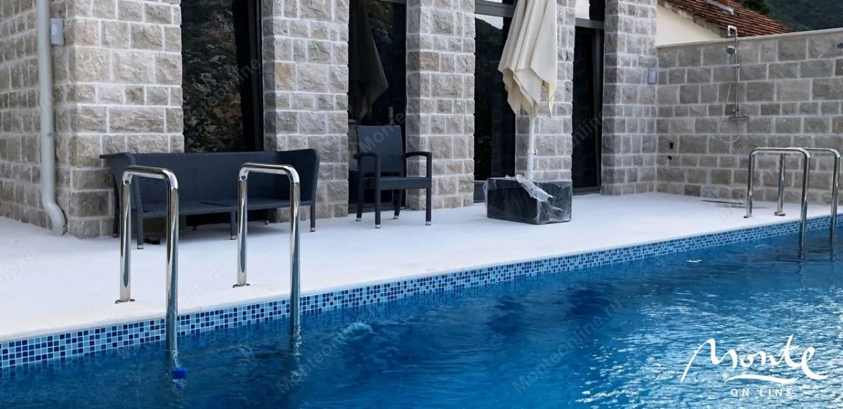 Sale, house, 382m², Stoliv, Kotor